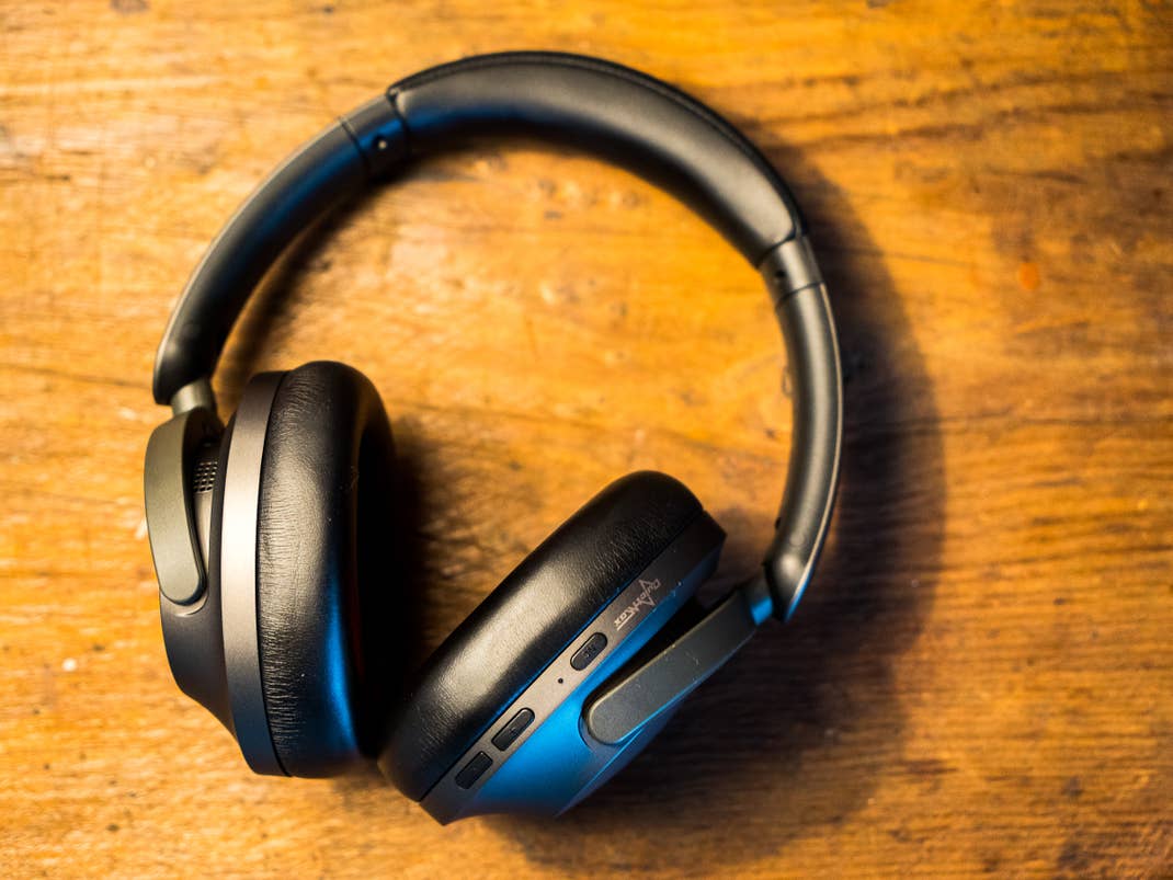 High wearing comfort and long battery life: The 1More SonoFlow convince all along the line.
