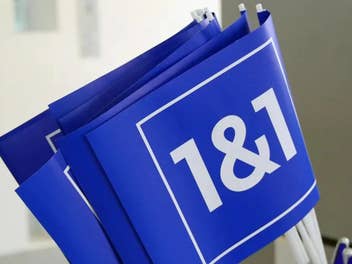 Fähnchen mit 1&1-Logo