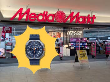 Eine MediaMarkt-Filiale mit Samsung Smartwatch