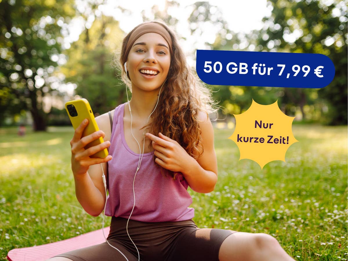 Frau auf einer Wiese mit ihrem Smartphone. Daneben ein Text: 50 GB für 7,99 Euro