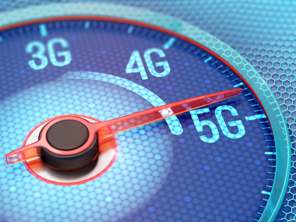Mobilfunk-Standards 3G, 4G, 5G auf einem Tacho