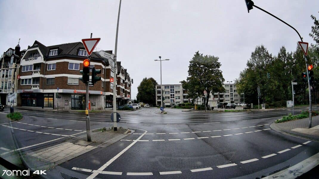 70mai A900 Dashcam Aufnahme regnerisch