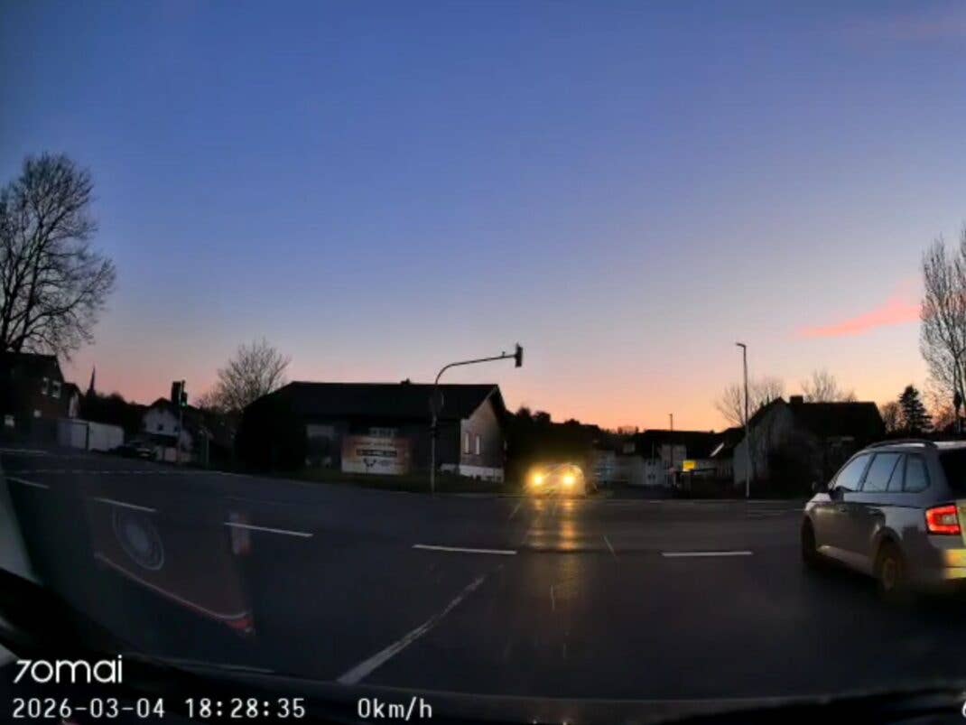 70mai Dashcam - auch in der Dämmerung kann man noch alles gut erkennen