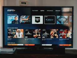 Alte Konsolen und Geräte an moderne Fernseher anschließen