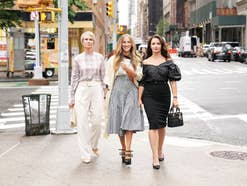 Carrie, Miranda und Charlotte aus Sex and the City sind zurück auf den New Yorker Straßen