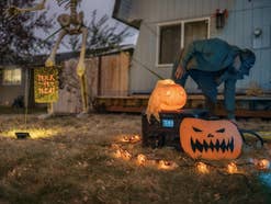 Bluetti Halloween-Angebote für Powerstations und Solarkraftwerke