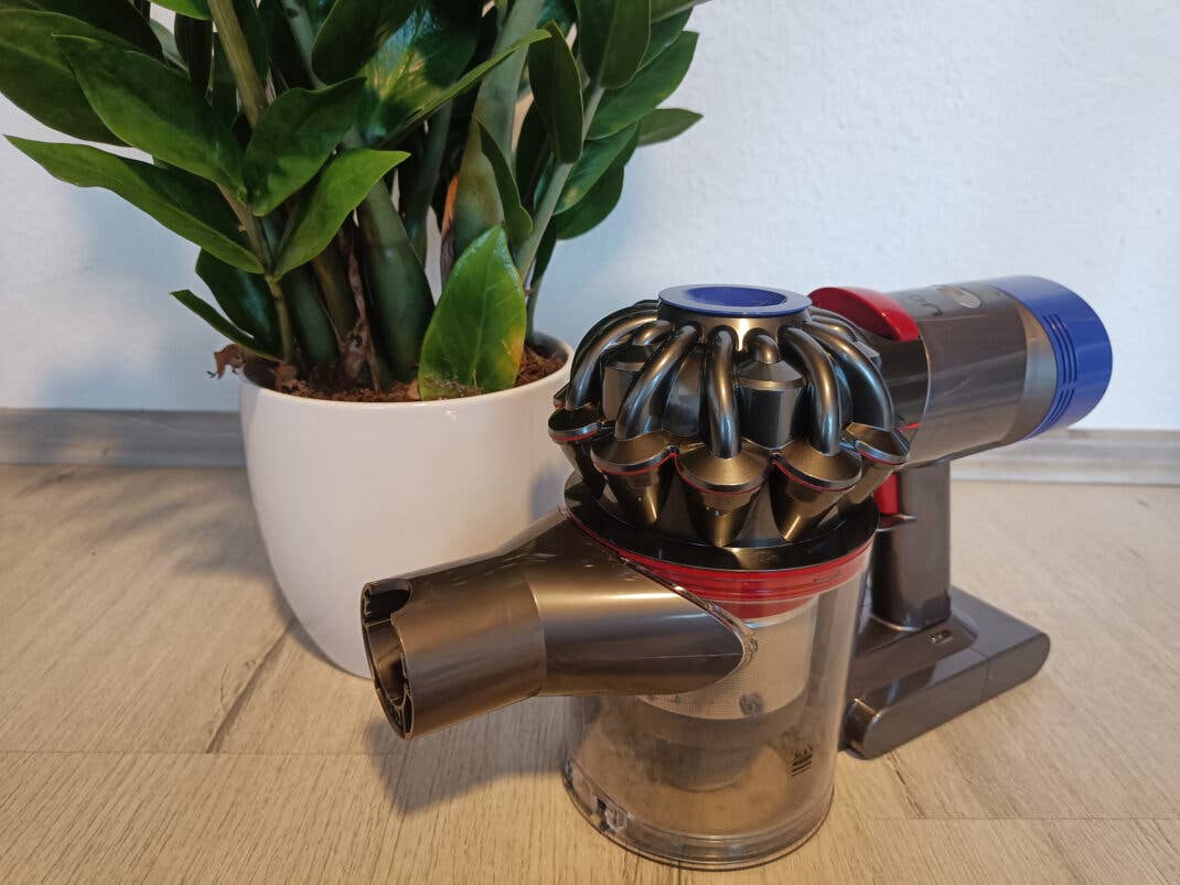 Dyson V8 als Handstaubsauger