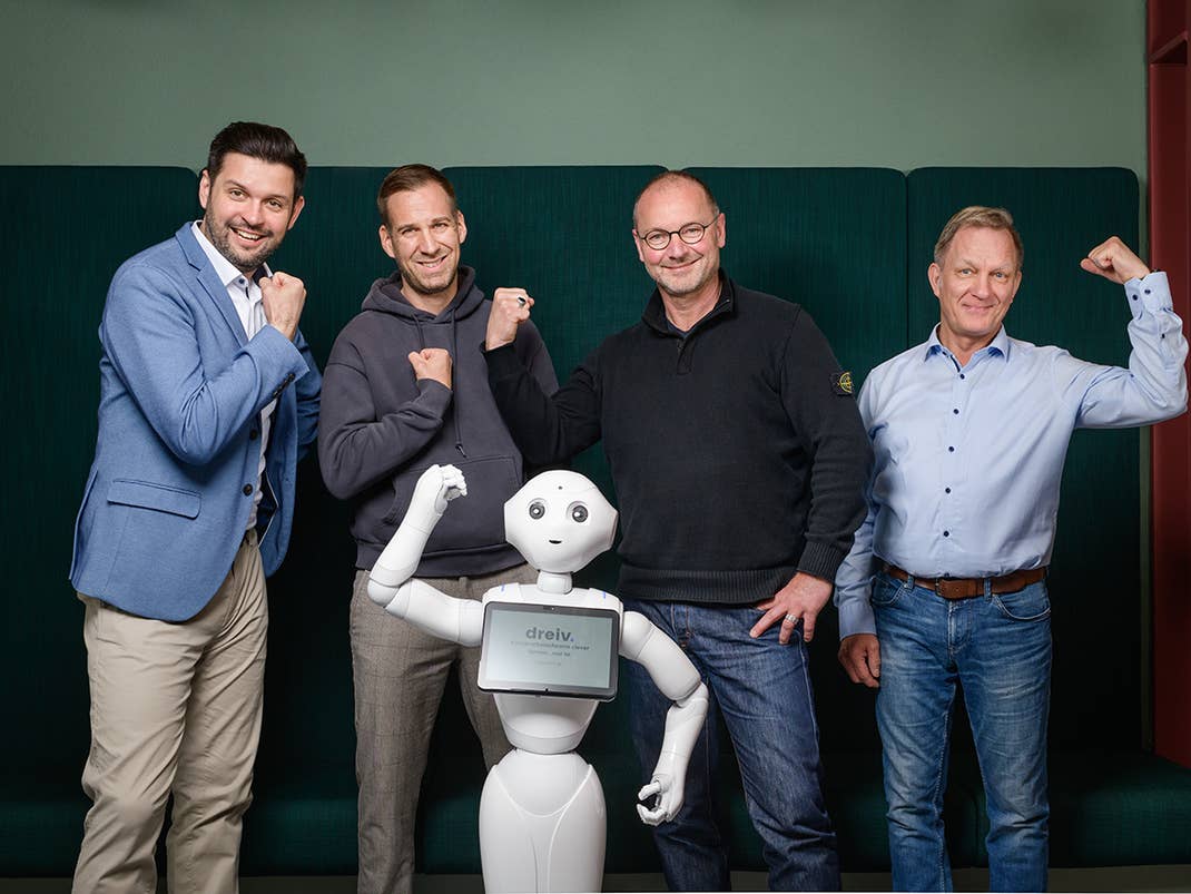 Ein Roboter revolutioniert den Fahrschulunterricht - so soll Pepper Durchfallquoten senken