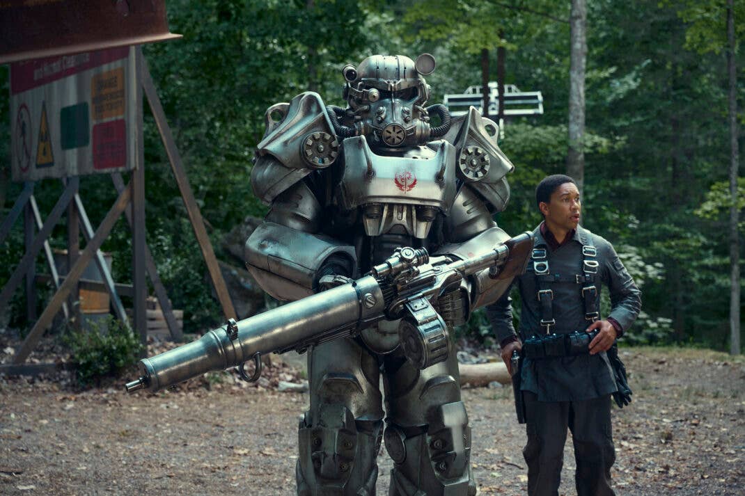 Power Suit and Aaron Moten (Maximus) in “Fallout”