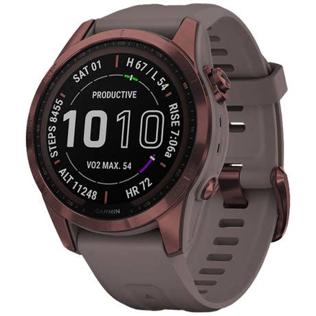 Garmin Fénix 7S Sapphire Solar - Seite mit Band schräg - Mokka