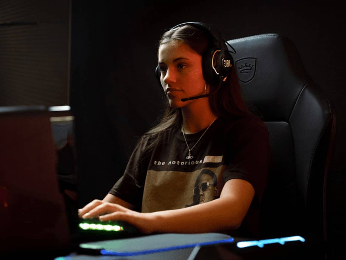 JBL Quantum One - High-End Gaming-Headset im Einsatz JBL Quantum One - High-End Gaming-Headset im Einsatz