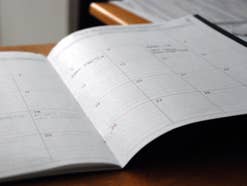 Kalender auf dem Schreibtisch