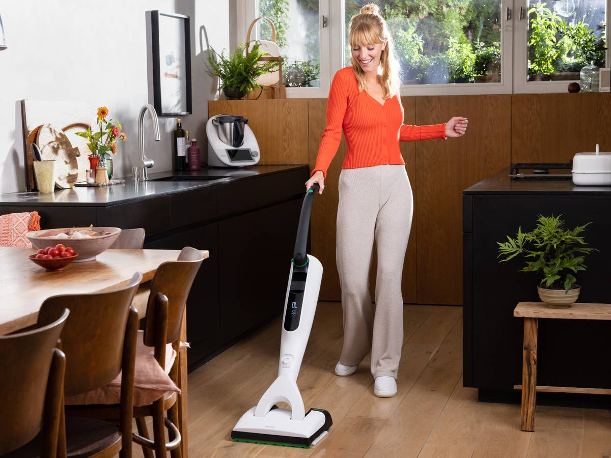 Vorwerk Kobold VK7 im Angebot mit SP7 Saugwischer