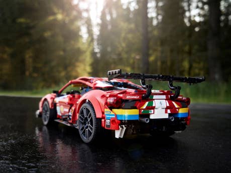 Foto: Klemmbaustein Lego Ferrari 488 GTE “AF Corse #51” (42125)