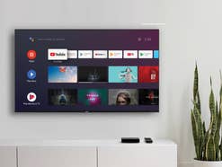 Nokia Smart TV an einer Wand neben einer Wand