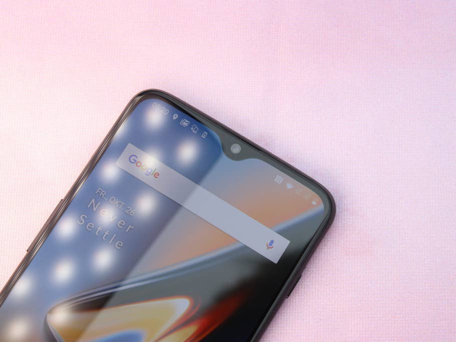 OnePlus 6T aktiviertes Display mit Lichteffekt