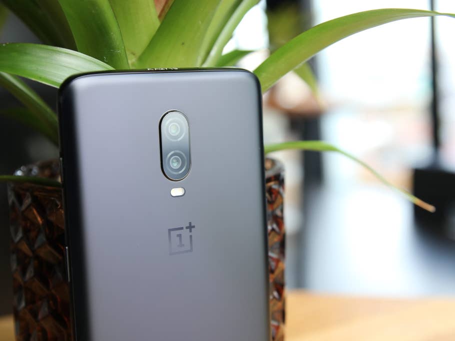 Die Rückseite des OnePlus 6T mit der Dual-Kamera