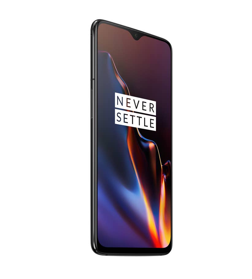 Das OnePlus 6T von Vorne, leicht seitlich