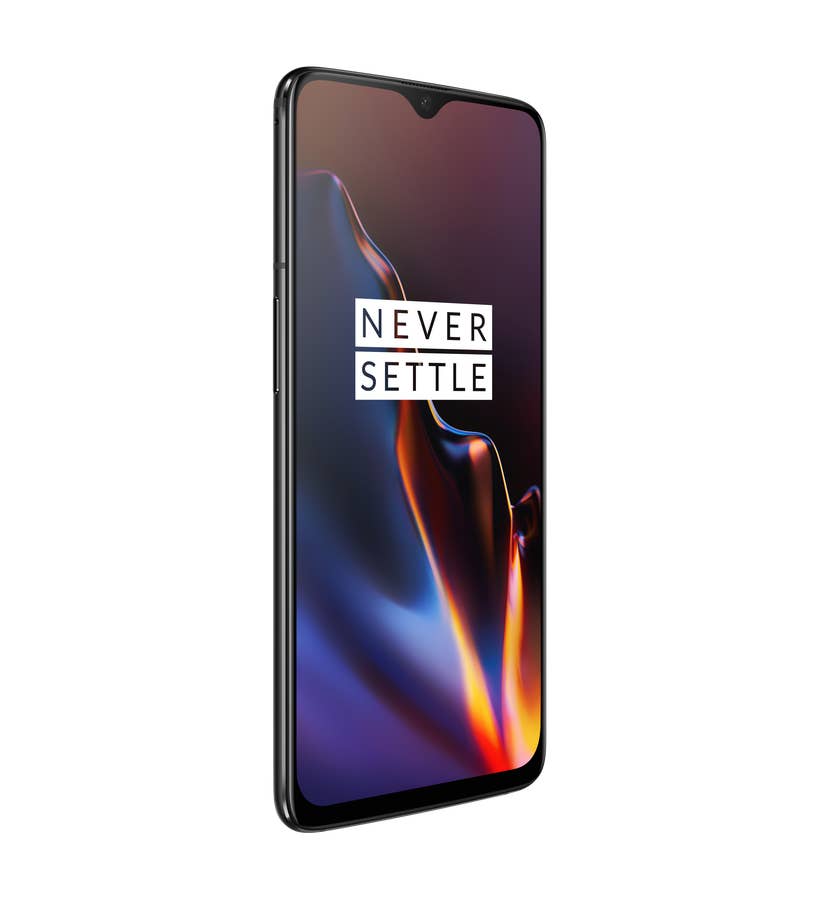 Das OnePlus 6T von Vorne, leicht seitlich geneigt