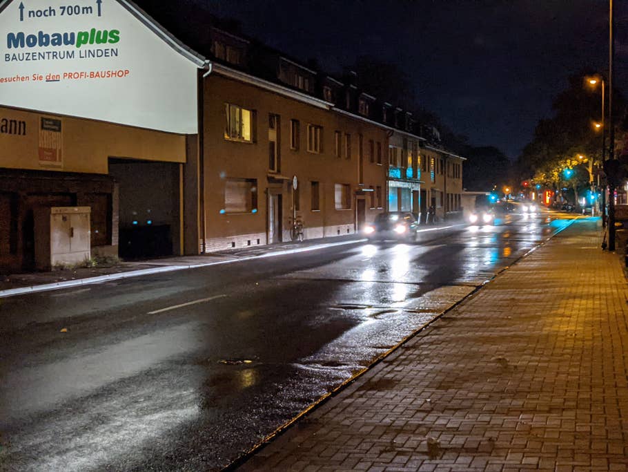 Nachtaufnahme: Fotografiert mit der Hauptkamera