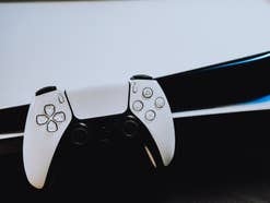 PlayStation 5 mit extra Controller