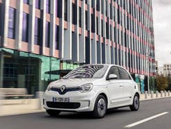 Renault_Twingo E-Tech_seitlich vorn_weiß