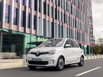 Renault_Twingo E-Tech_seitlich vorn_weiß