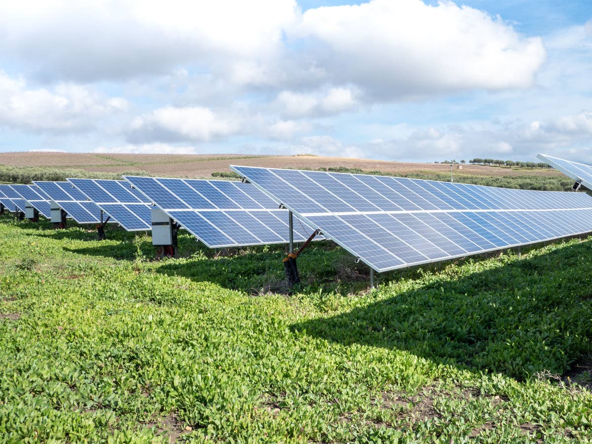 Solarstrom für den Winter speichern - Diese geniale deutsche Erfindung macht’s möglich