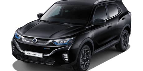 SsangYong_Korando e-Motion_seitlich vorn_schwarz