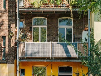 Strom selbst auf dem Balkon erzeugen - das taugen kleine Solaranlagen