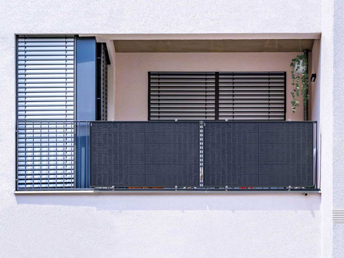 Tausende Balkonkraftwerke müssen abgeschaltet werden - Das ist der Grund dafür Tausende Balkonkraftwerke müssen abgeschaltet werden - Das ist der Grund dafür