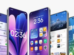 Mehrere Xiaomi-Smartphones mit verschiedenen App-Oberflächen und der Zeit 02:36.