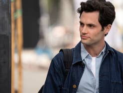 Penn Badgley als Joe Goldberg in 