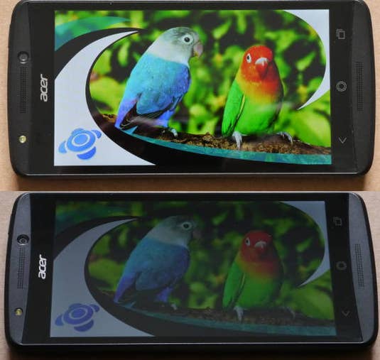 Acer Liquid E700 Trio: Display Acer Liquid E700 Trio: Display