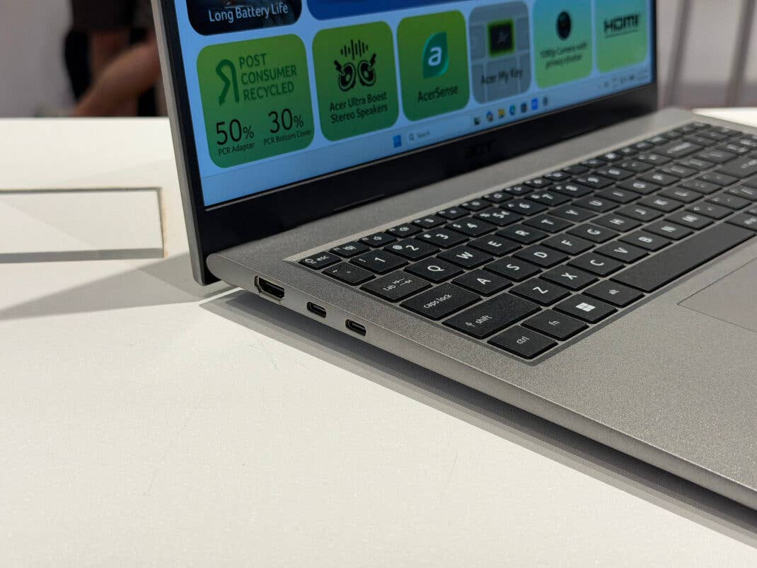 Anschlüsse des Acer Aspire Go15