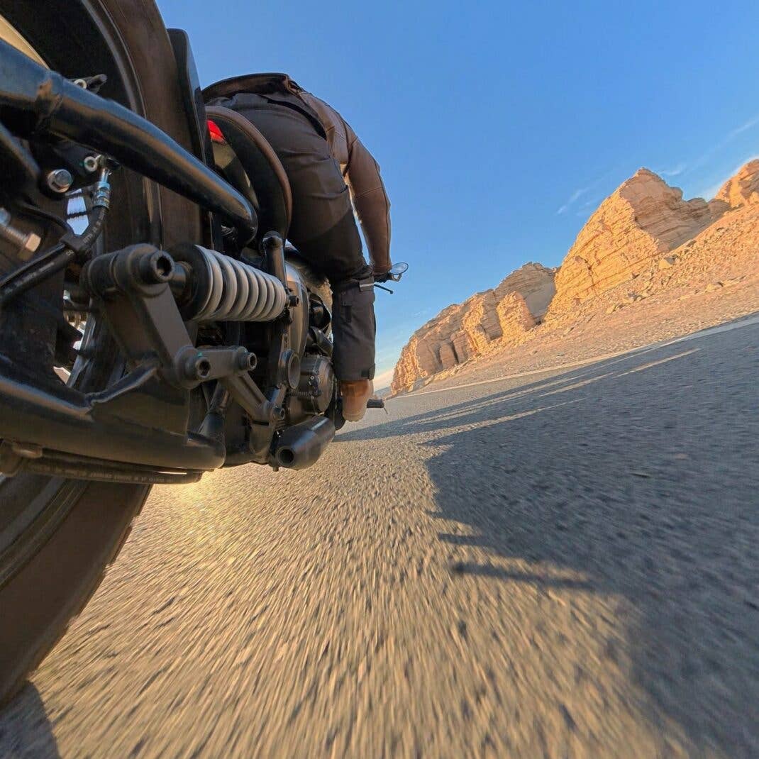 Action-Aufnahme der DJI Osmo 360 II beim Motorradfahren