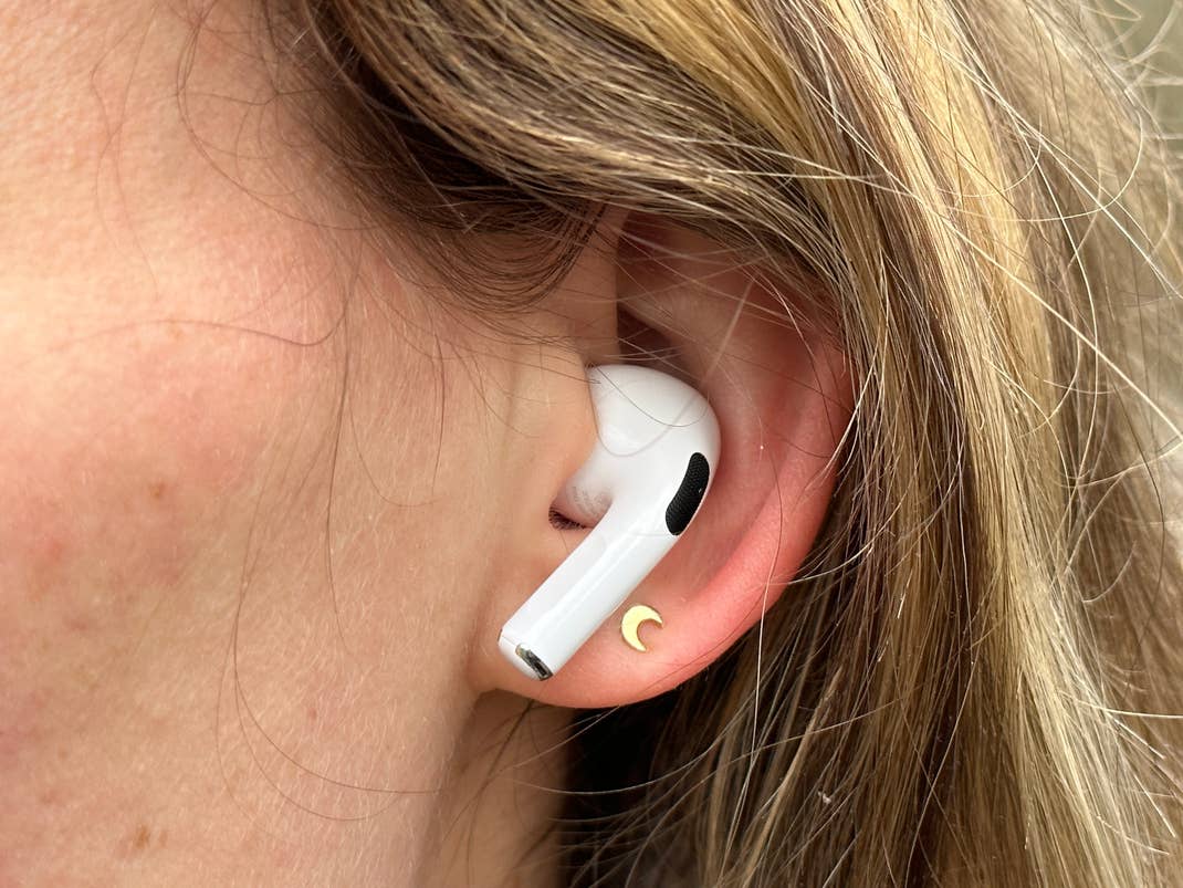 Apple AirPods Pro 2 im Ohr