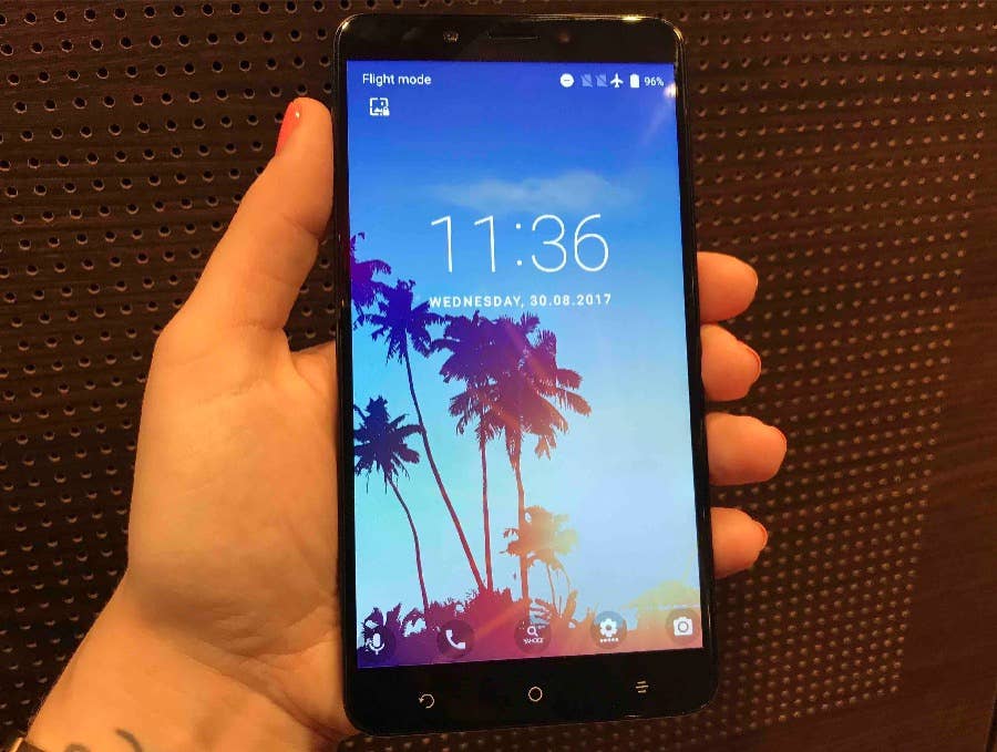 Alcatel A7 XL Hands-On