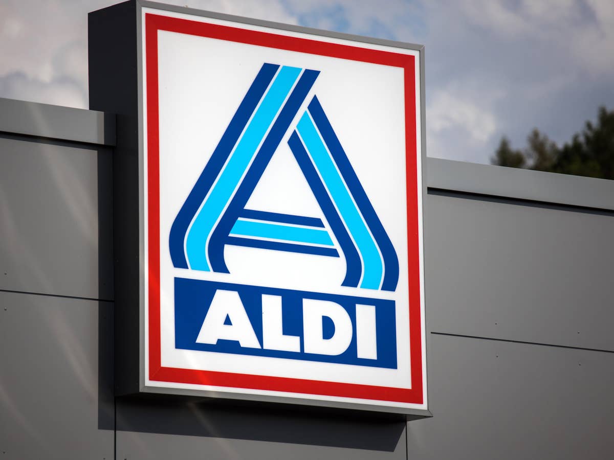 Aldi Logo an einer Filiale.