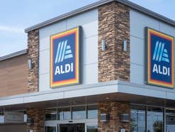 Aldi-Geschäft im Sommer