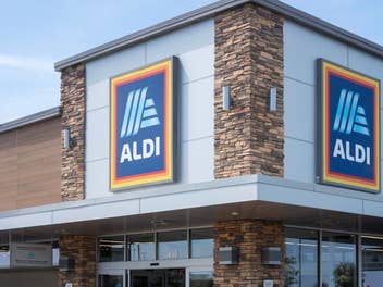 Aldi-Geschäft im Sommer