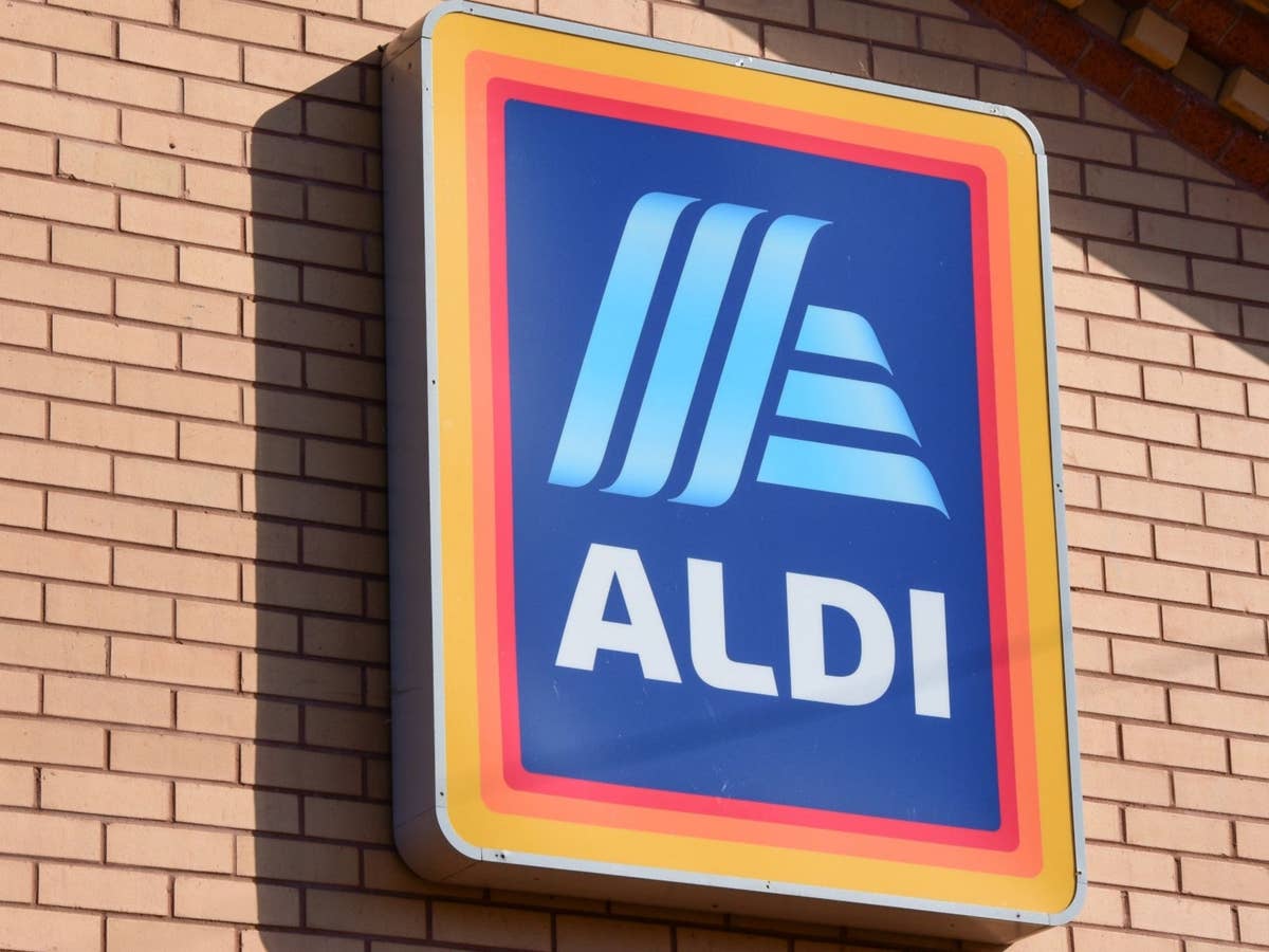 Aldi macht ab Donnerstag (22.10.) Hundebesitzer glücklich Aldi-Logo an einer Steinwand