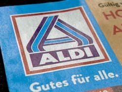 Aldi-Logo auf einem Aldi-Prospekt