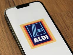 Erst wenige Wochen auf dem Markt: Nagelneues Samsung-Handy schon bei Aldi im Angebot