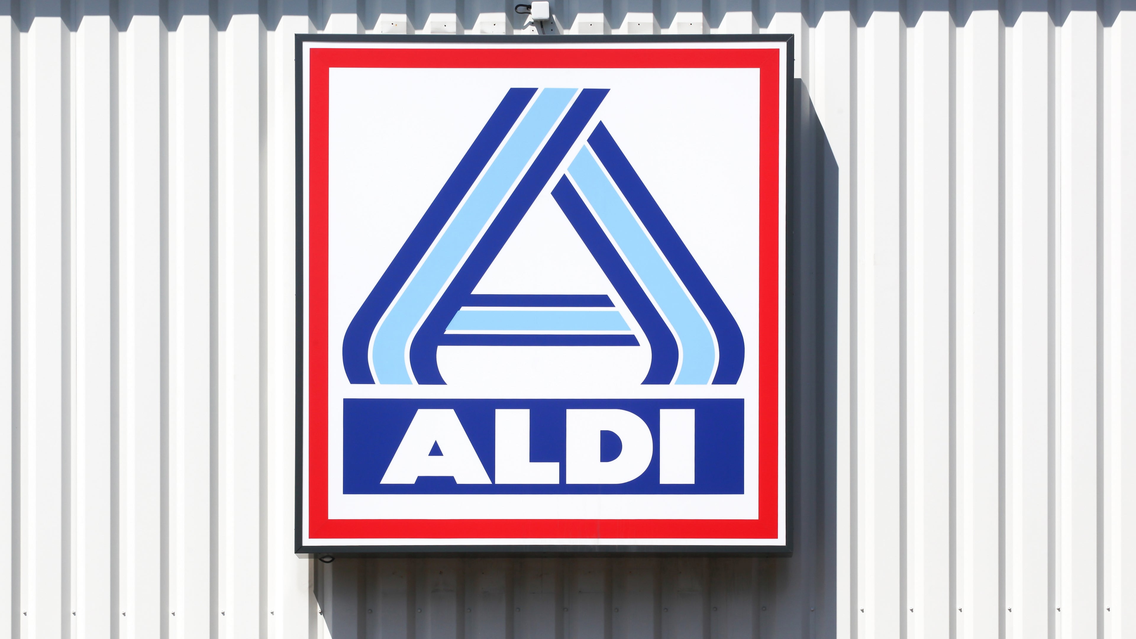 Aldi schmeißt Anti-Smartphone zum Traumpreis raus