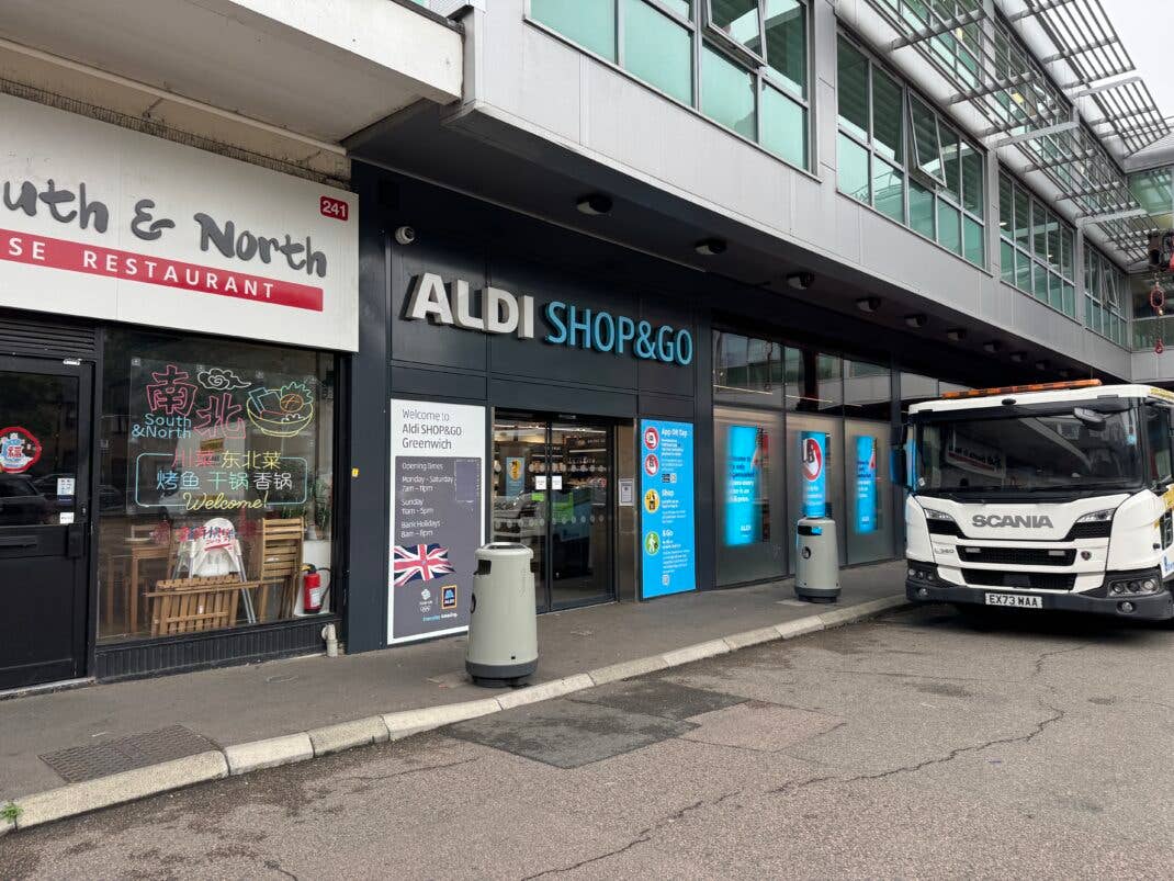 Von außen sieht der Supermarkt aus wie ein ganz normaler Aldi