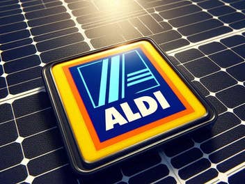 Aldi-Logo auf Solar-Panels.