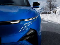 Front des Alpine A390.