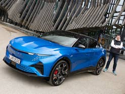 Alpine A390 GT mit inside digital Redakteur Hayo Lücke.