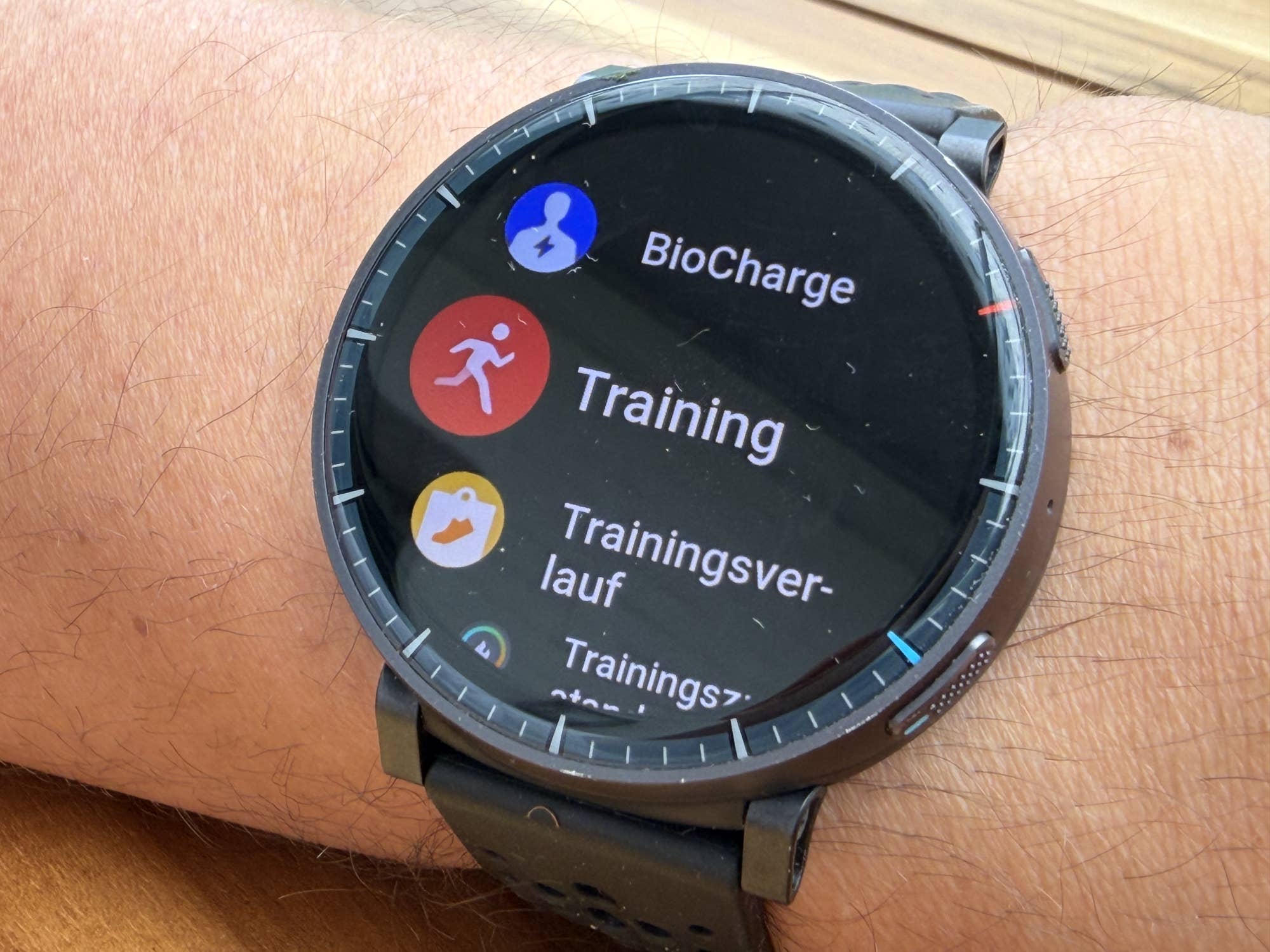 Menü der Amazfit Active Max in der Listenansicht.